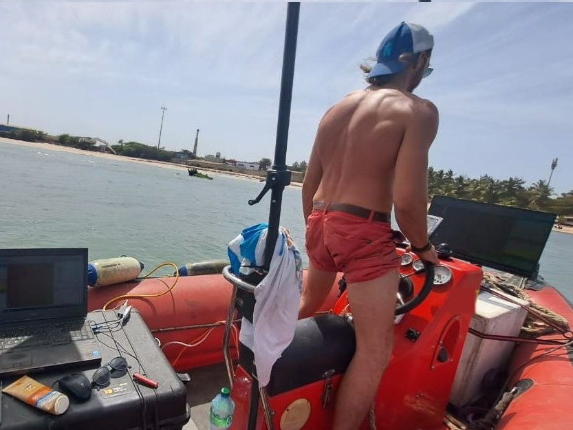 A very shallow survey from an inflatable, the laptop and the helm on deck